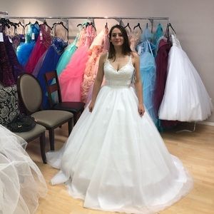 Baley’s Bridal Wedding Dress
